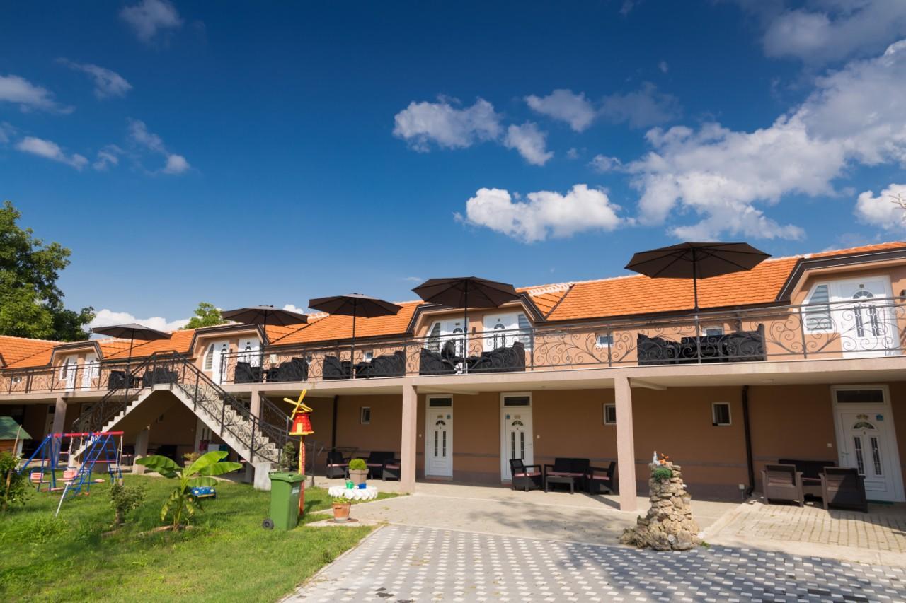 Apartmani "Roshu" โซโคบานยา ภายนอก รูปภาพ